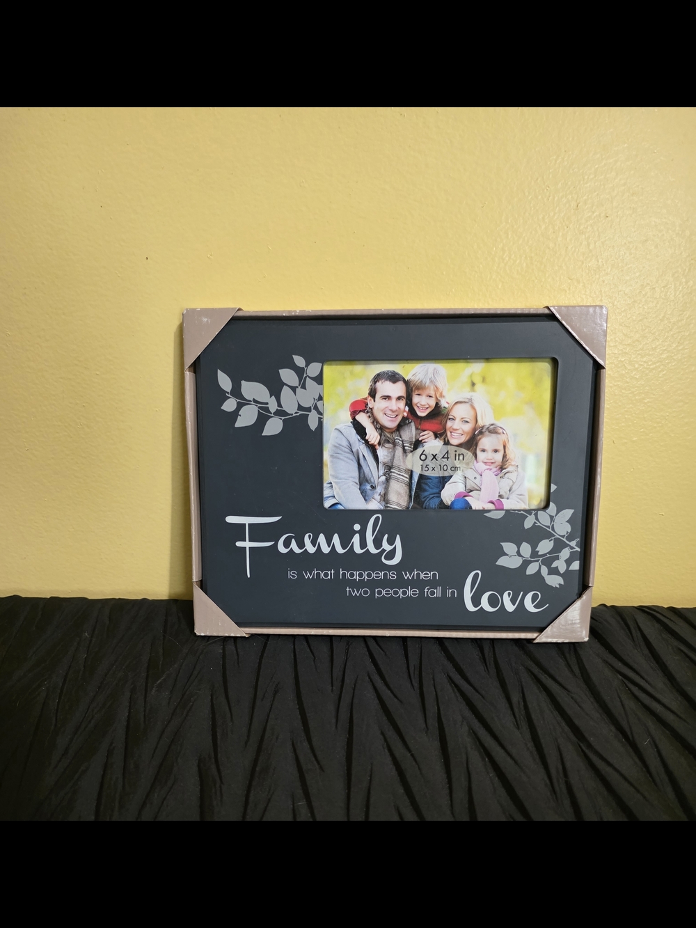 Family Love Picture Frame in Black - Decorative Home Accent